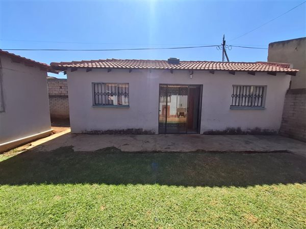 2 Bedroom House 2 Bedroom House