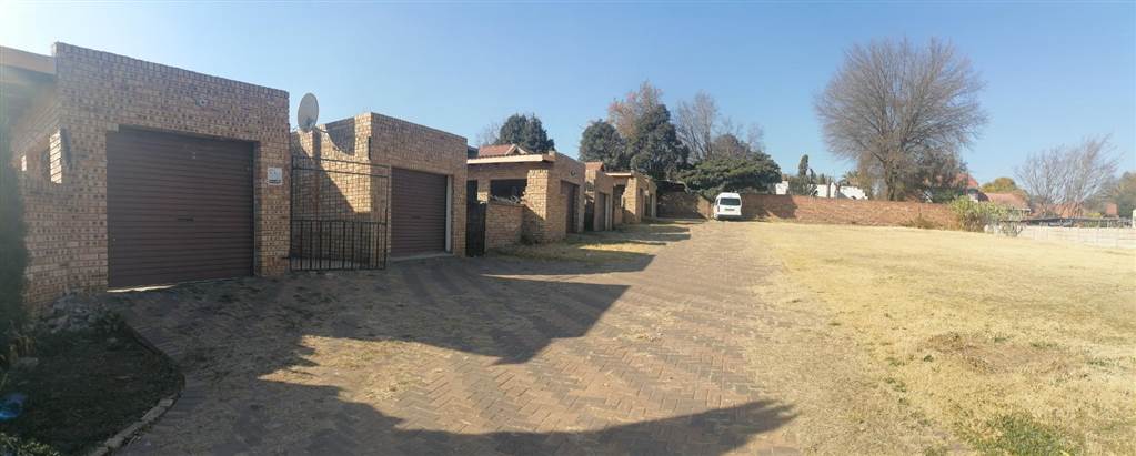 3 Bed Townhouse in Ermelo photo number 9