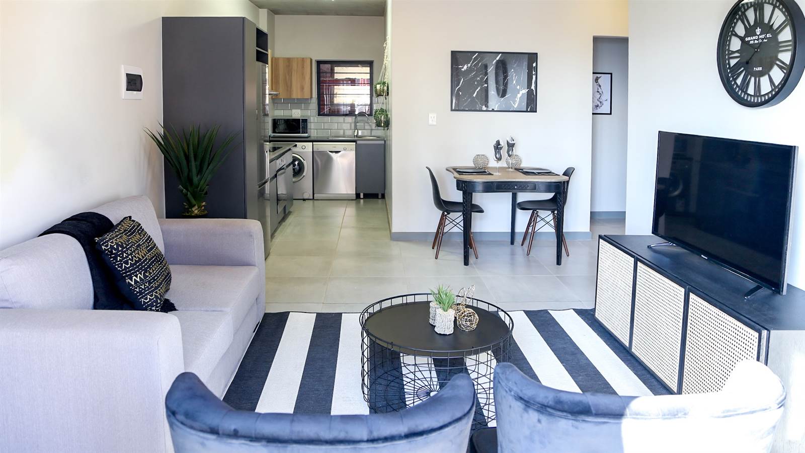 3 Bed Apartment in Kyalami photo number 2