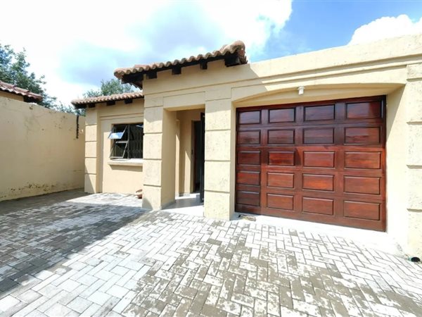 2 Bedroom Townhouse 2 Bedroom Townhouse