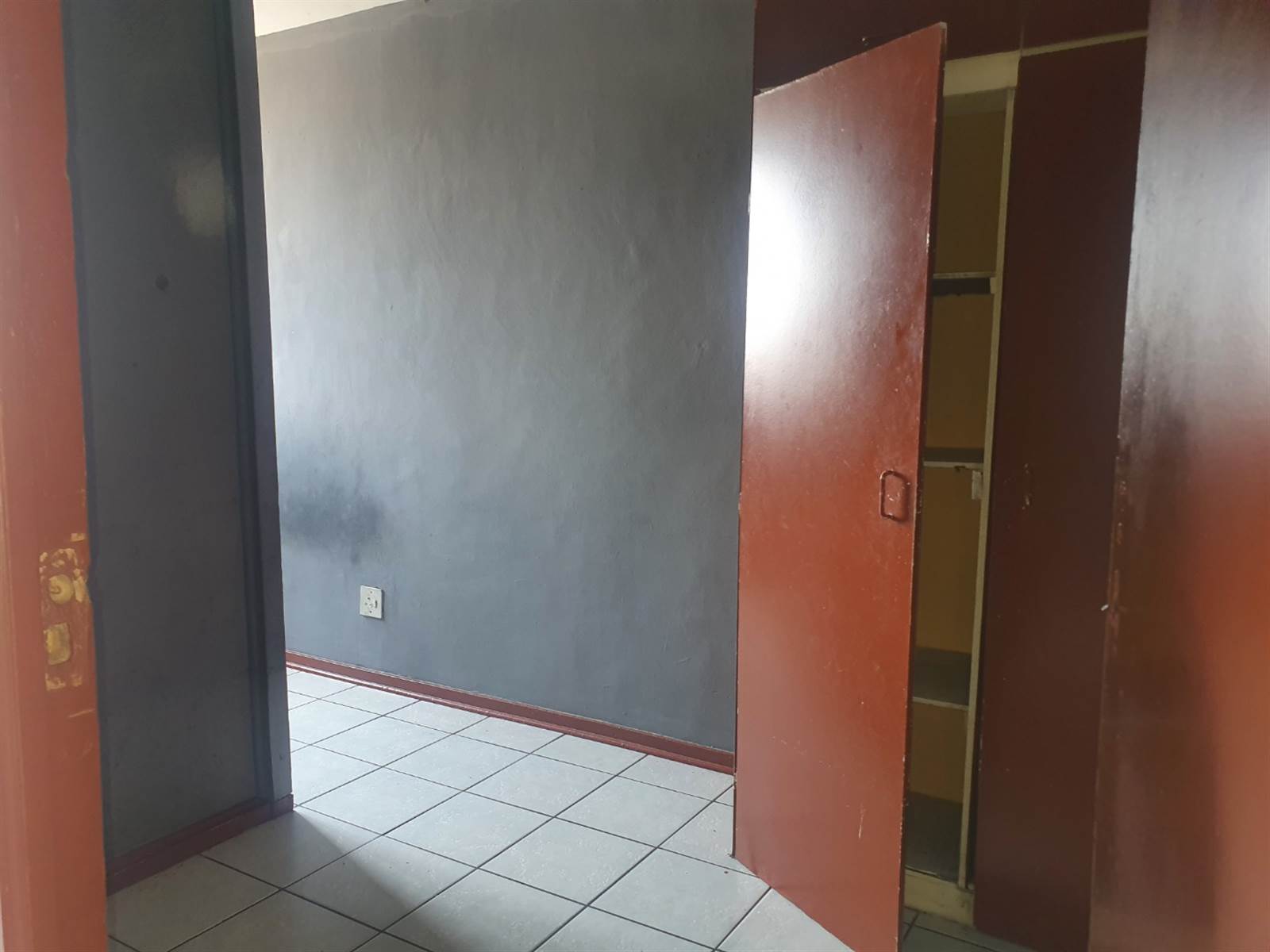 1.5 Bed Apartment in Benoni Central photo number 5