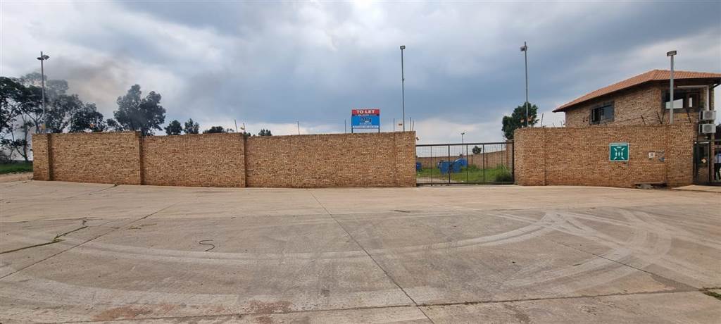 1600  m² Industrial space in Village Main photo number 2