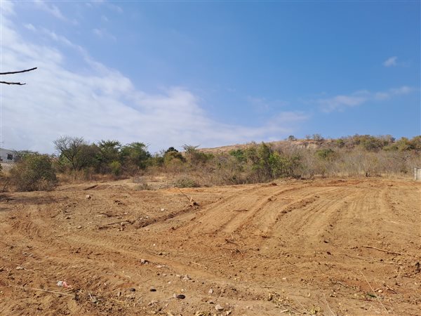 1 430 m² Land