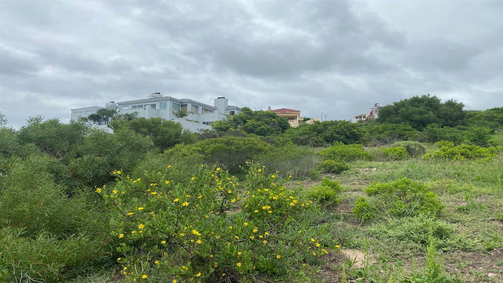 973 m² Land available in Island View photo number 10