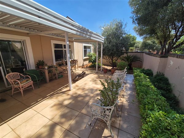 2 Bedroom Townhouse 2 Bedroom Townhouse