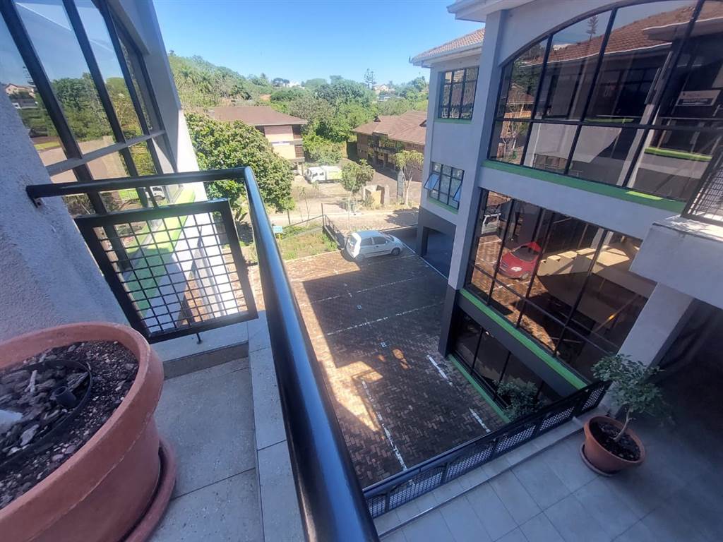 350  m² Commercial space in Westville photo number 15