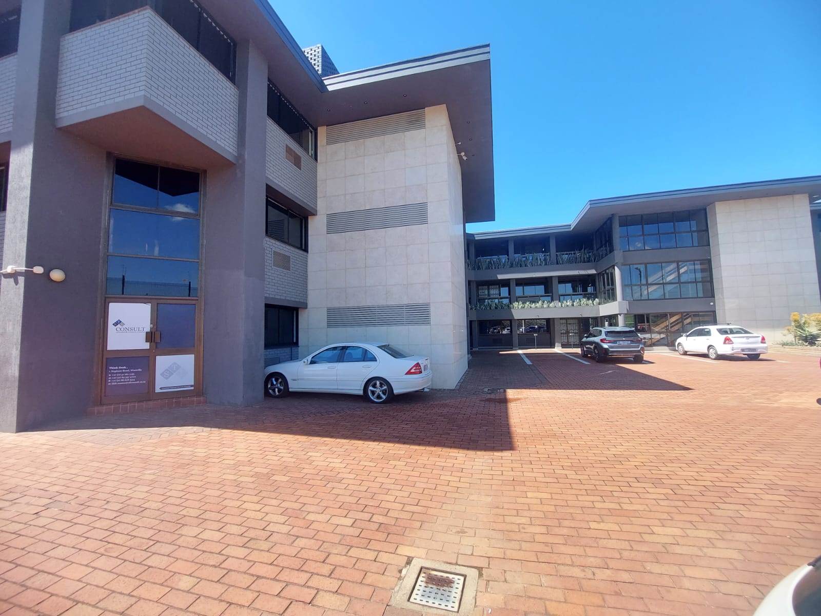 350  m² Commercial space in Westville photo number 1