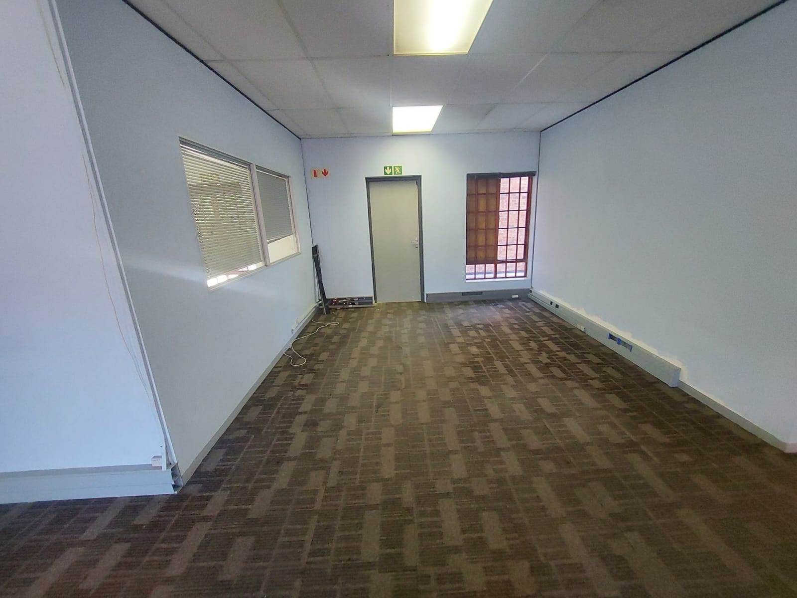 350  m² Commercial space in Westville photo number 8