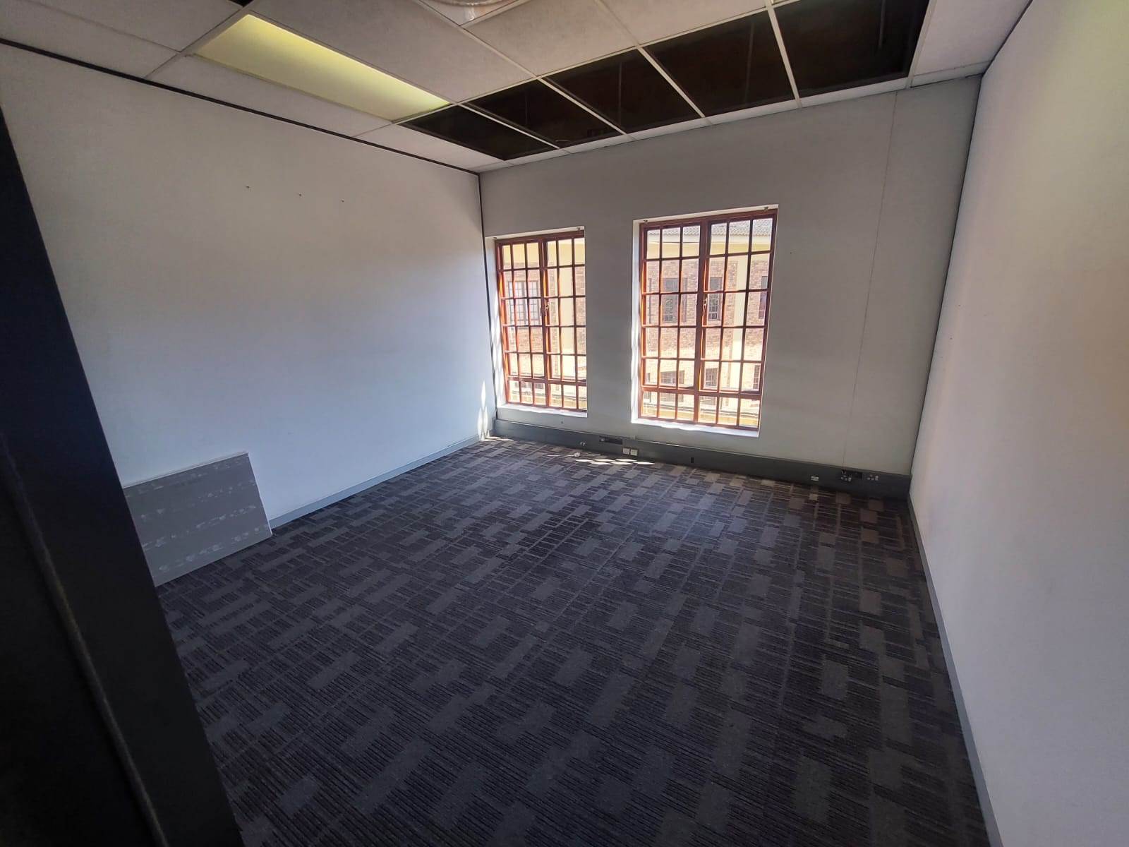 350  m² Commercial space in Westville photo number 7