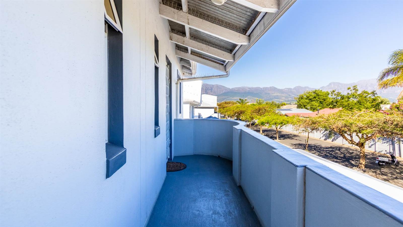 2 Bed Apartment in Northern Paarl photo number 14