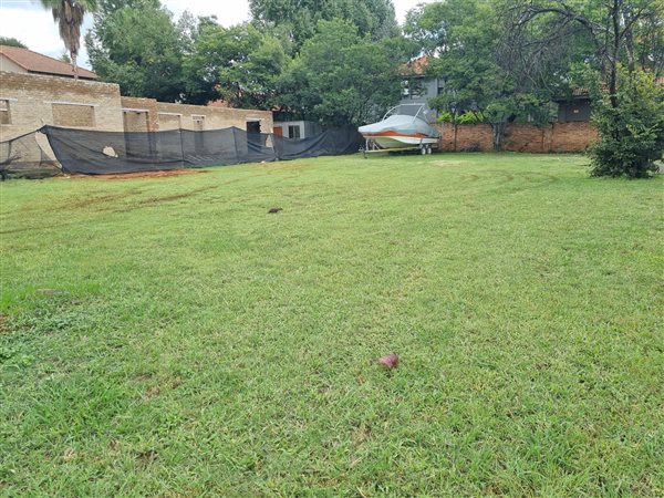 592 m² Land