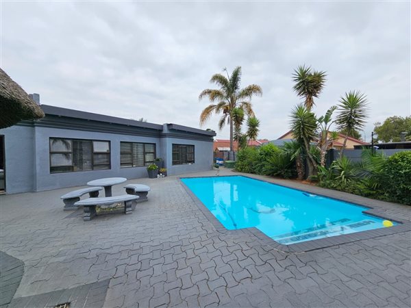 4 Bed House in Culemborg Park