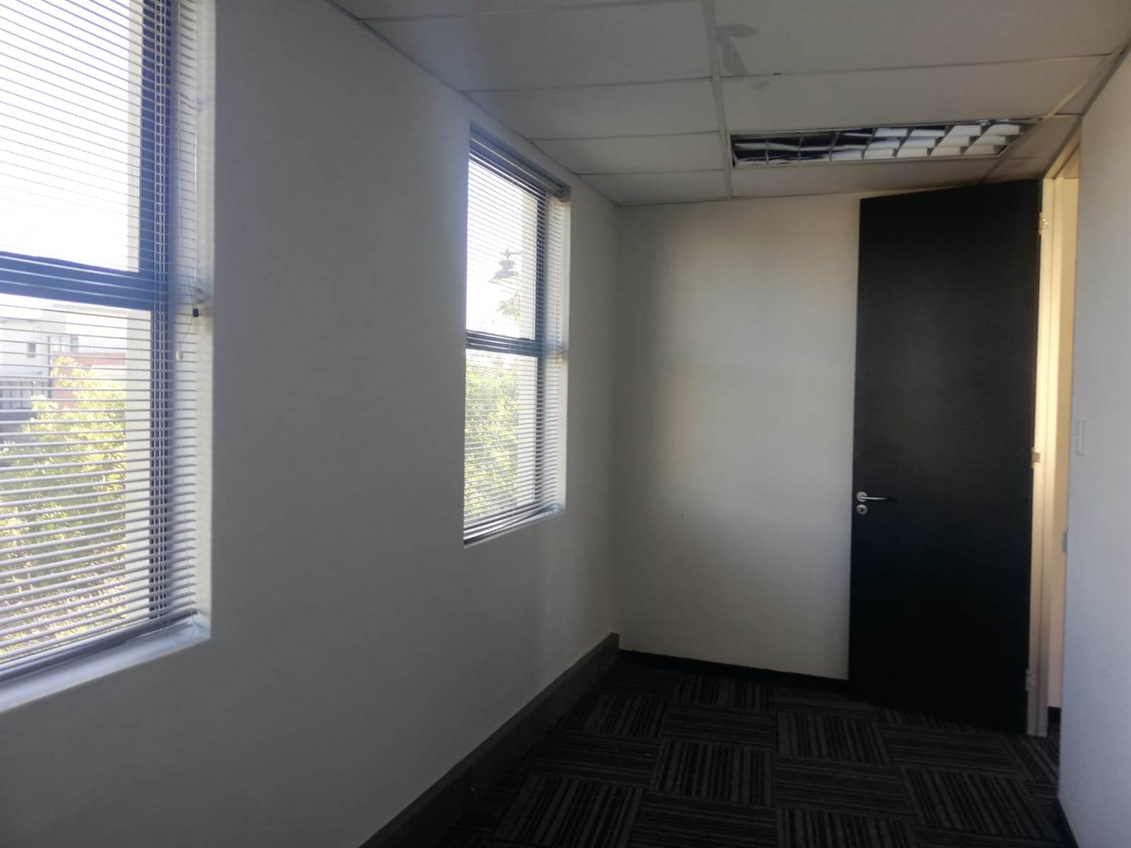 710  m² Office Space in Century City photo number 8