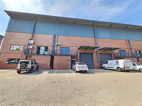 941  m² Industrial space