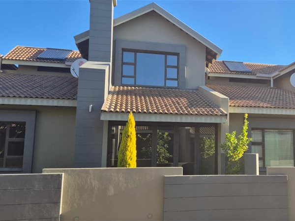 3 Bedroom Townhouse 3 Bedroom Townhouse