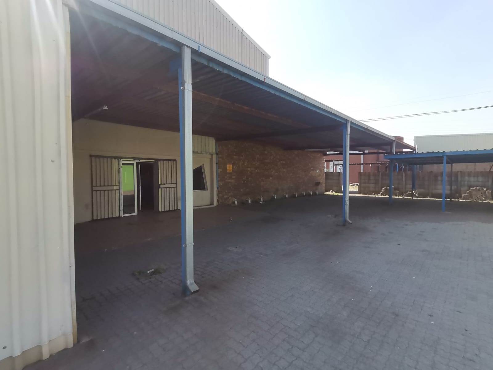 1560  m² Commercial space in Secunda photo number 1