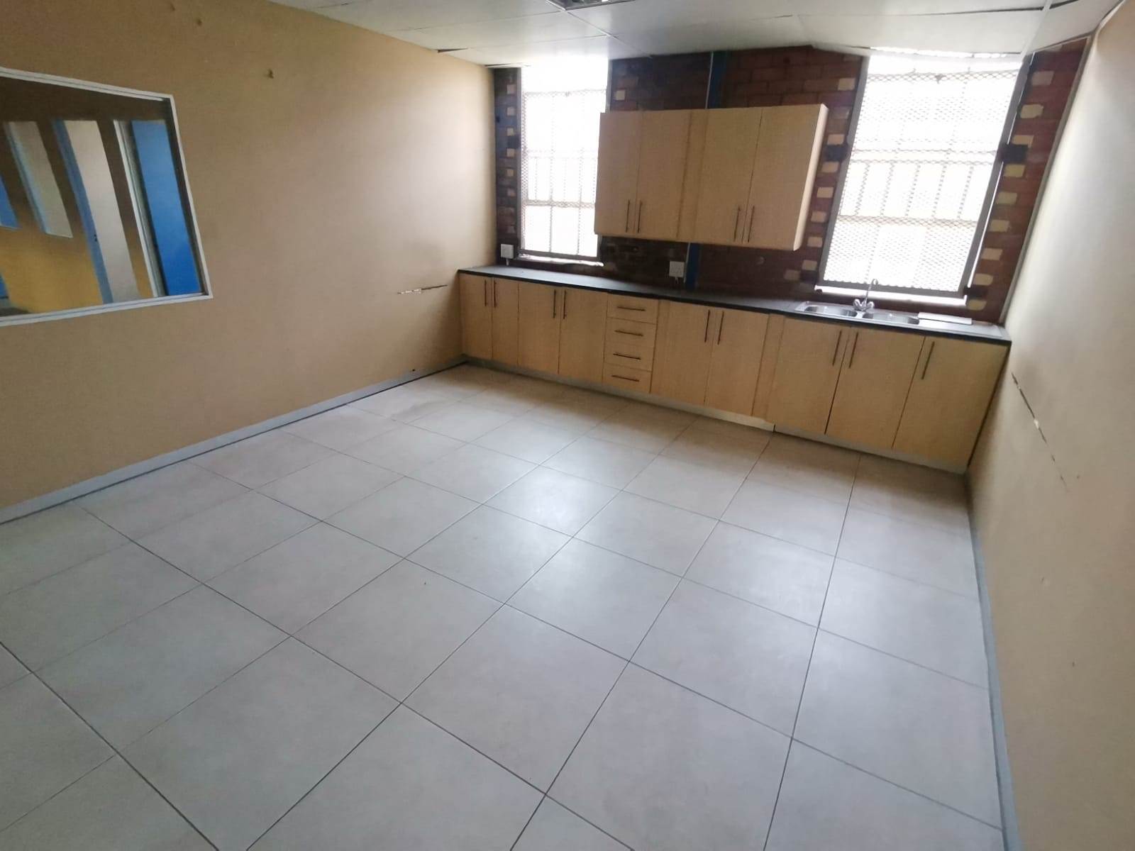 1560  m² Commercial space in Secunda photo number 16