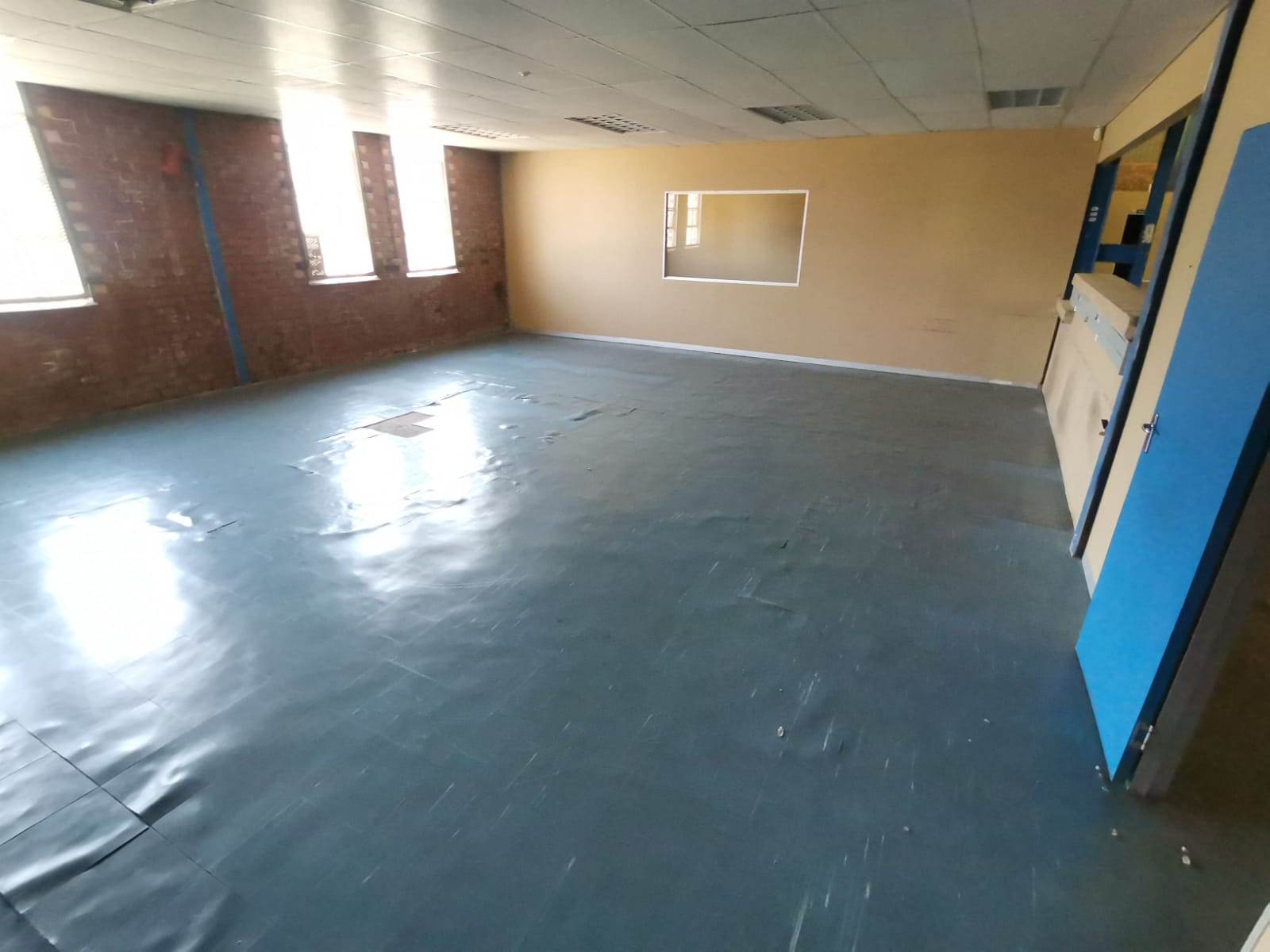 1560  m² Commercial space in Secunda photo number 9