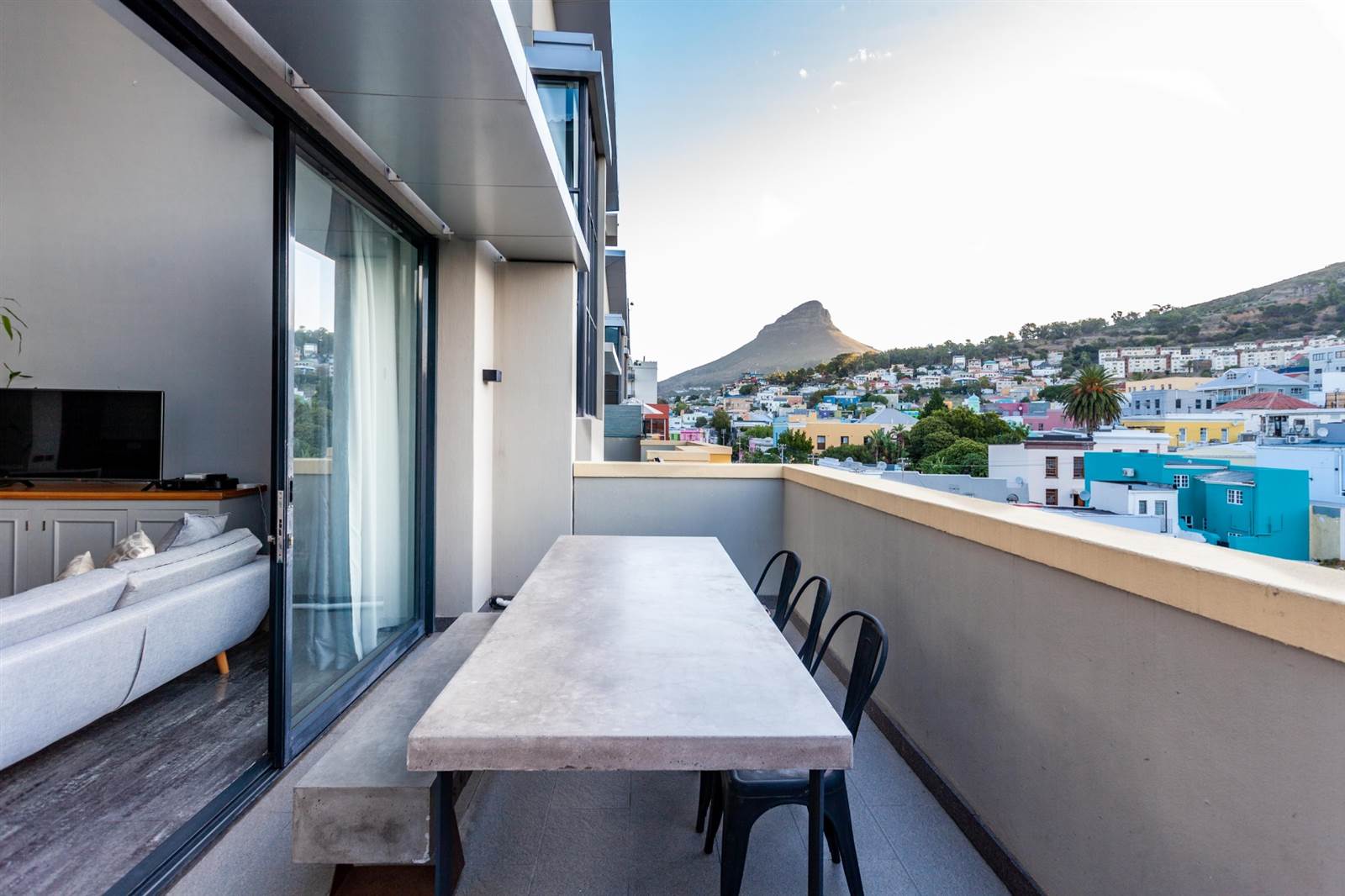3 Bed Apartment in Cape Town City Bowl photo number 10