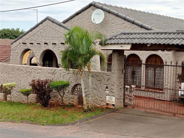 4 Bedroom House 4 Bedroom House