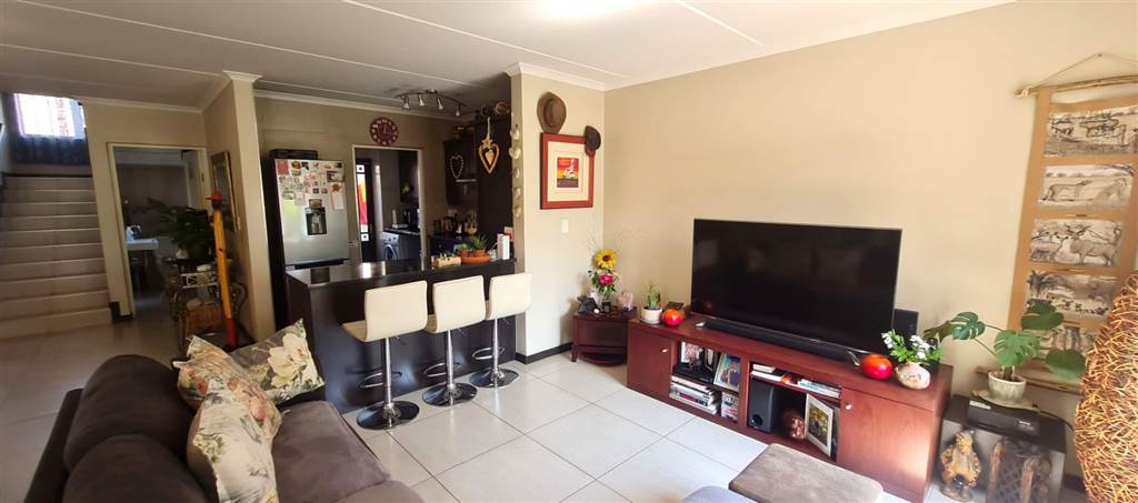 3 Bed Cluster in Witkoppen photo number 4