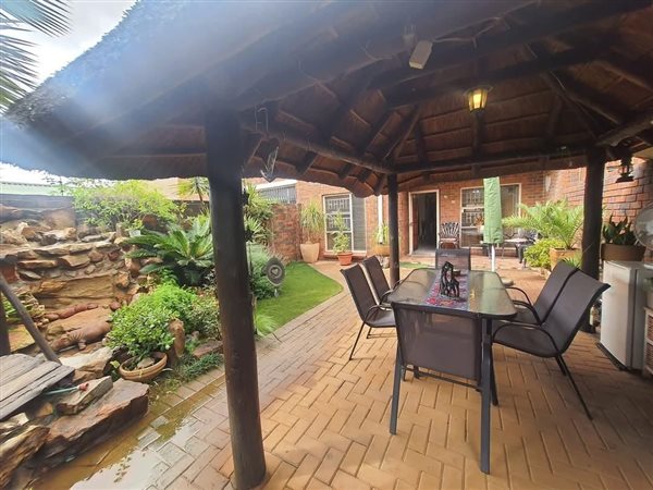 3 Bedroom Townhouse 3 Bedroom Townhouse