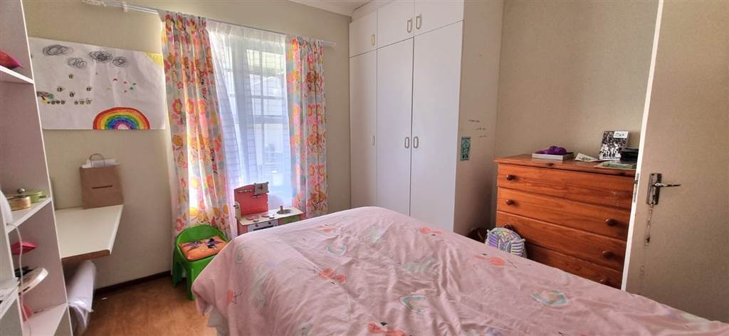 3 Bed House in Gordons Bay Central photo number 11