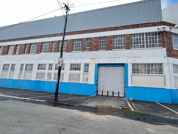 1 660  m² Industrial space