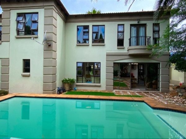 4 Bed Townhouse in Mulbarton