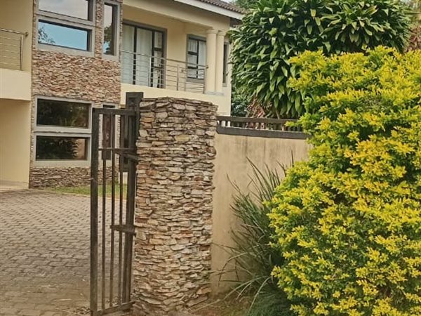 8 Bedroom House 8 Bedroom House
