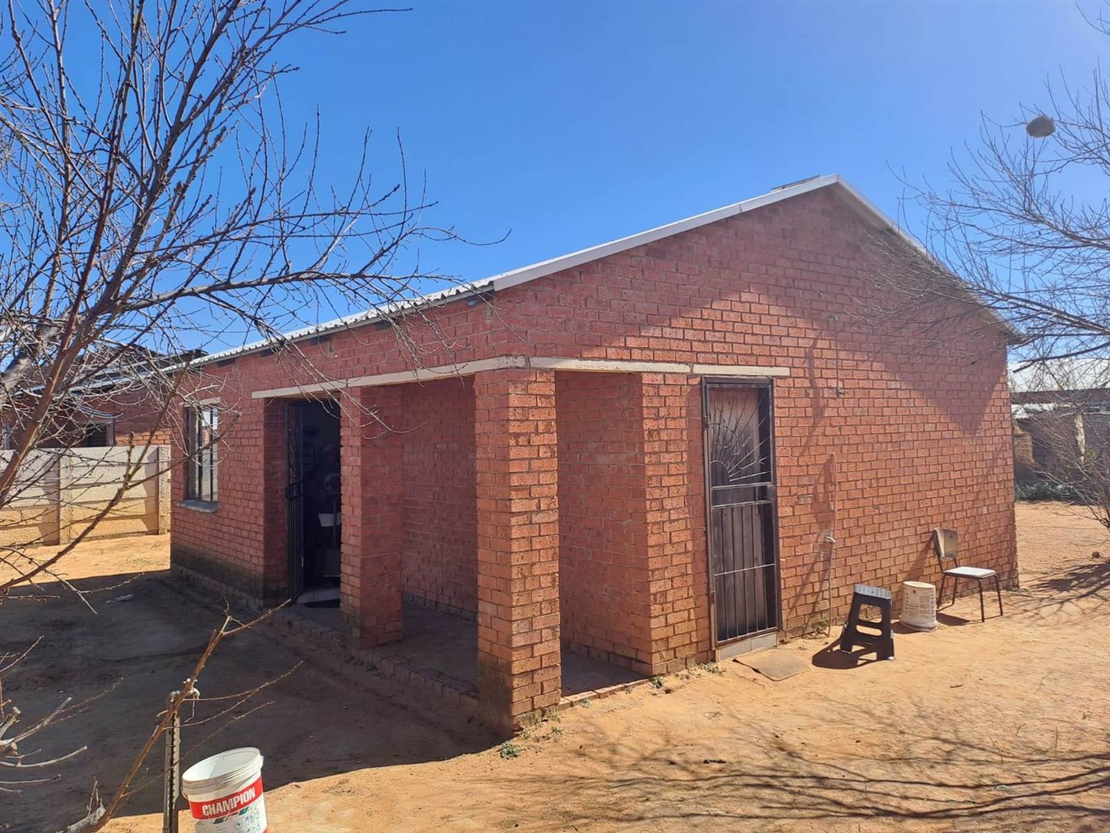 2 Bed House in Thabong photo number 10