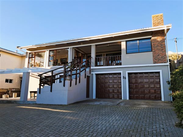 4 Bedroom House 4 Bedroom House