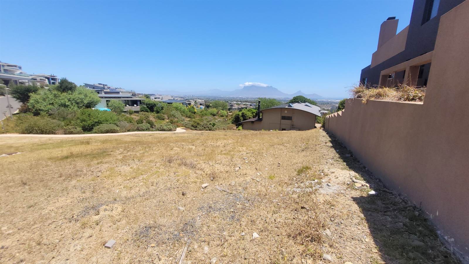 844 m² Land available in Baronetcy Estate photo number 1