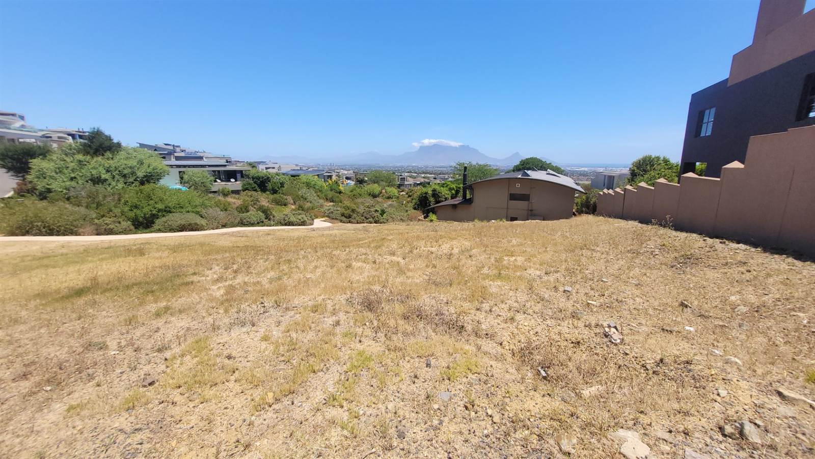 844 m² Land available in Baronetcy Estate photo number 3