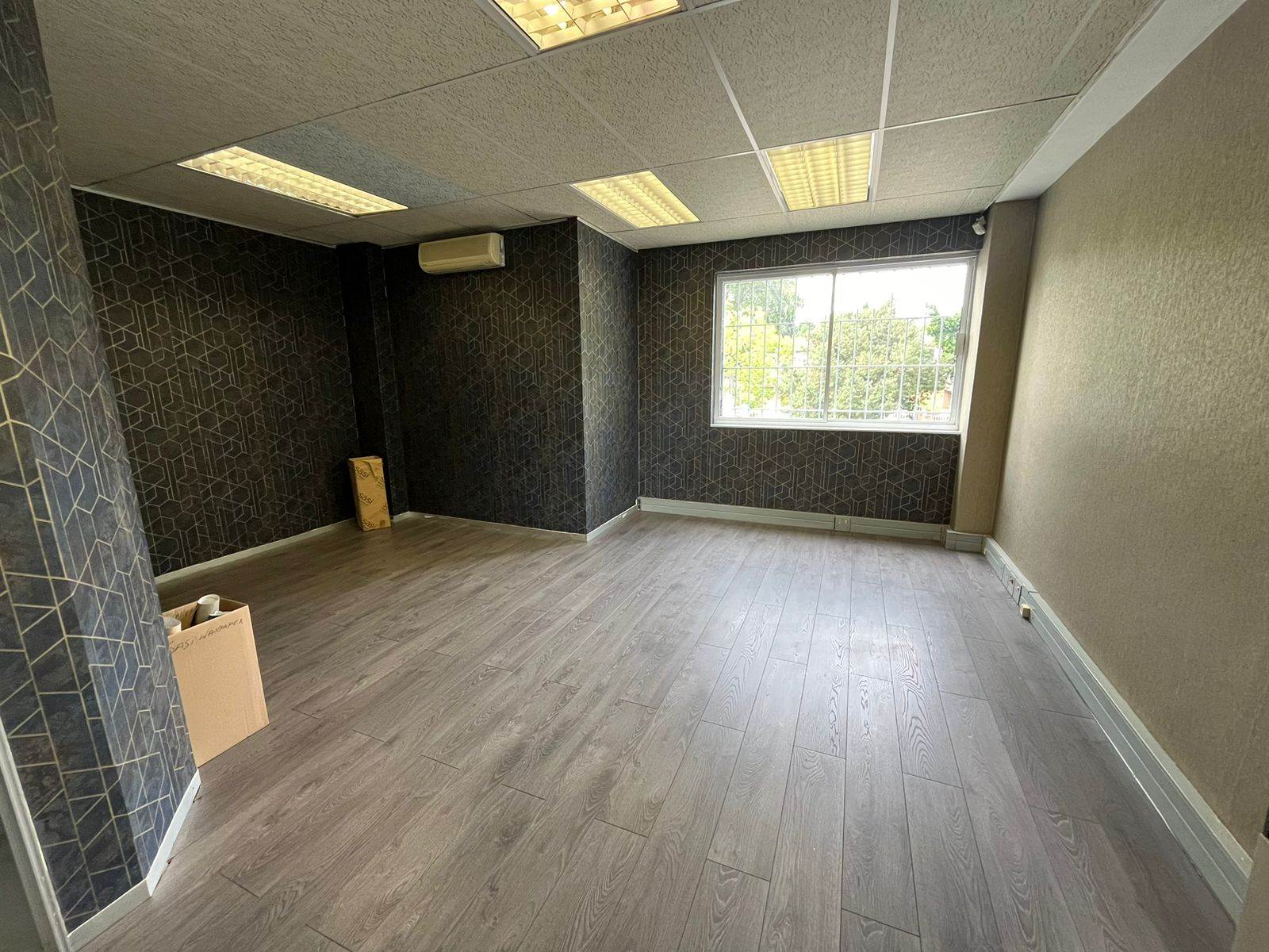 1000  m² Commercial space in Rivonia photo number 9