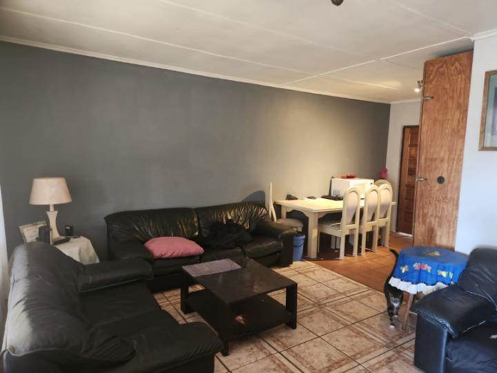3 Bed Townhouse in Groenvallei photo number 4