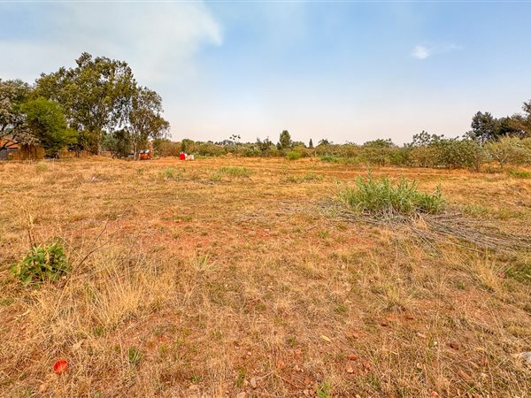 8 567 m² Land