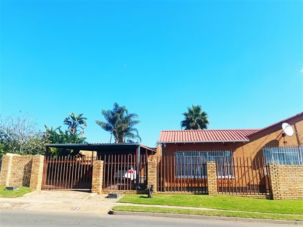 4 Bed House in Krugersdorp West