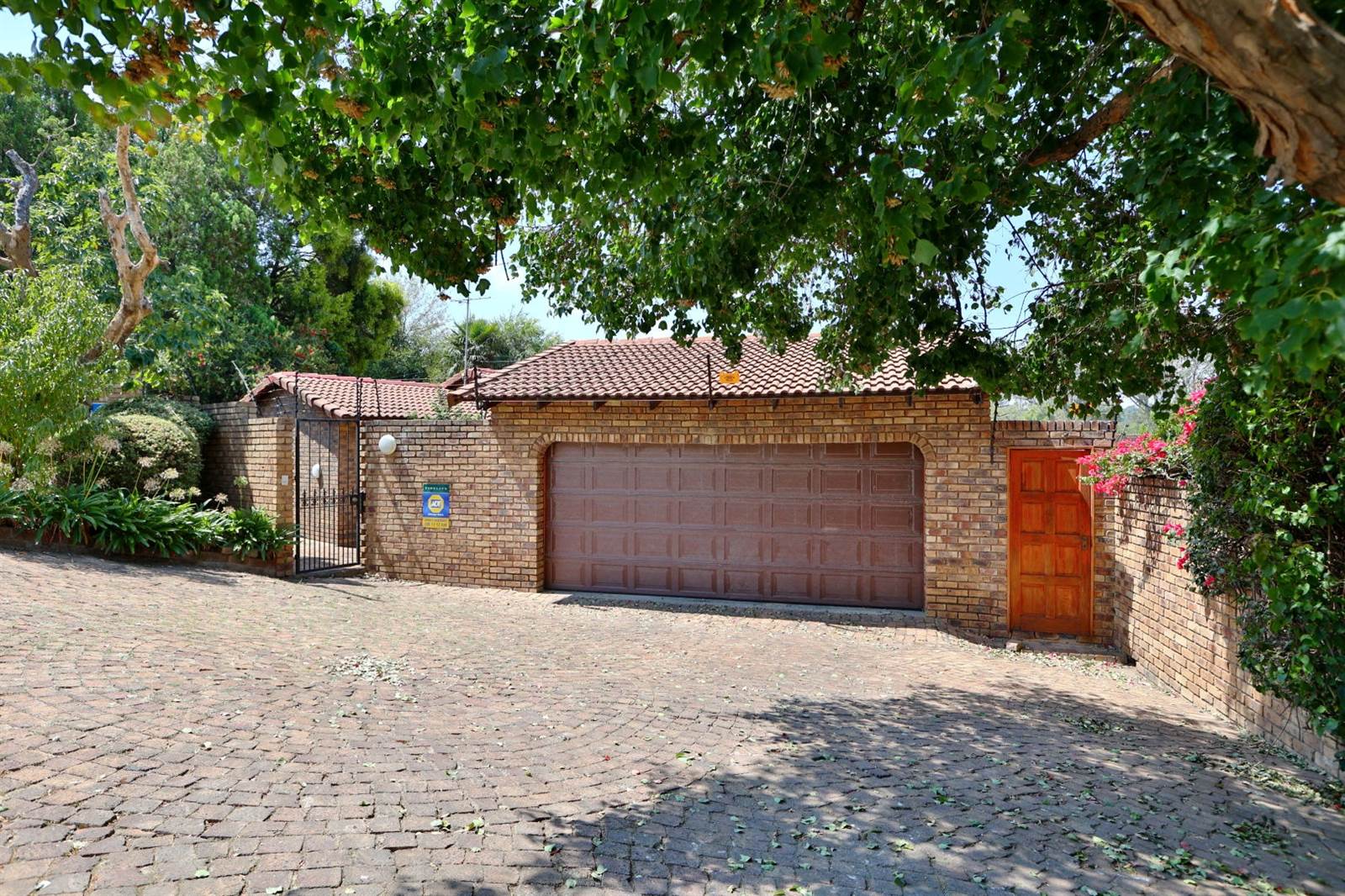 3 Bed House in Bryanston East photo number 12
