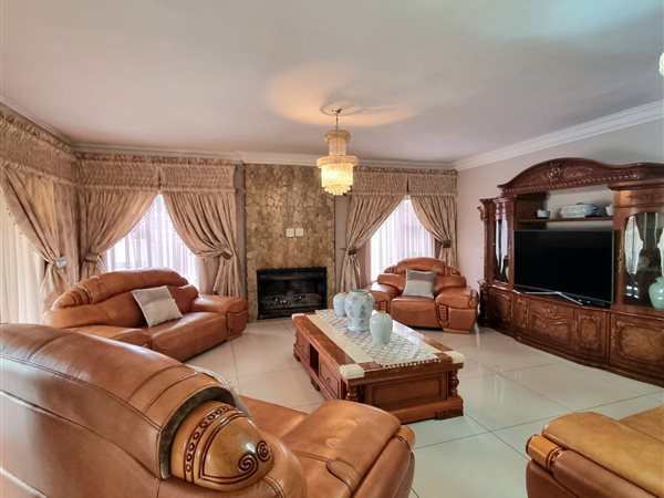 5 Bed House in Waterberry Country Estate