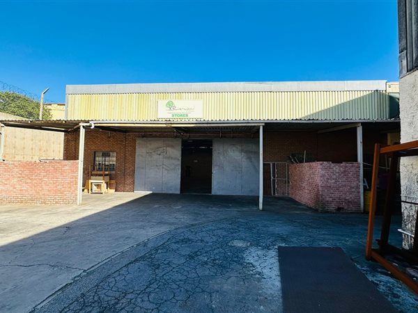 590  m² Industrial space