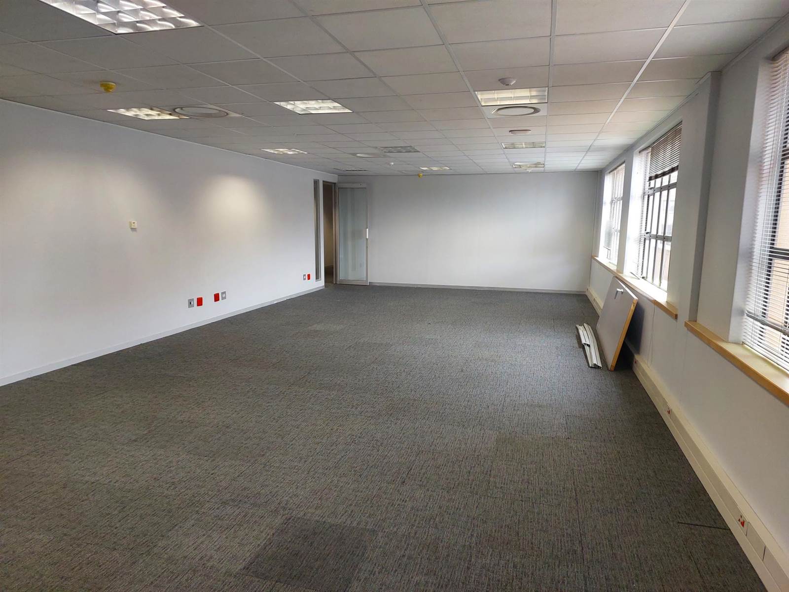 128  m² Commercial space in Bryanston photo number 6