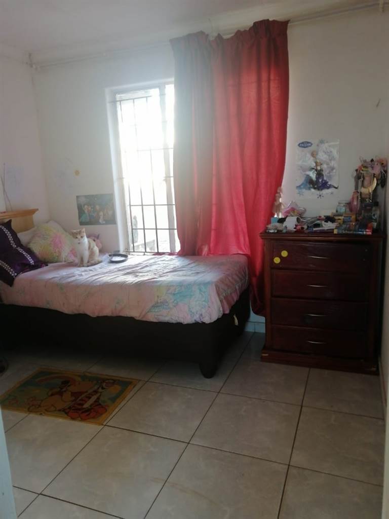 3 Bed House in Lenasia South photo number 12