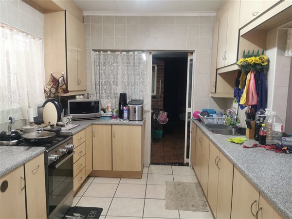3 Bedroom Townhouse 3 Bedroom Townhouse