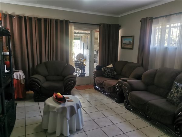 3 Bedroom Townhouse 3 Bedroom Townhouse