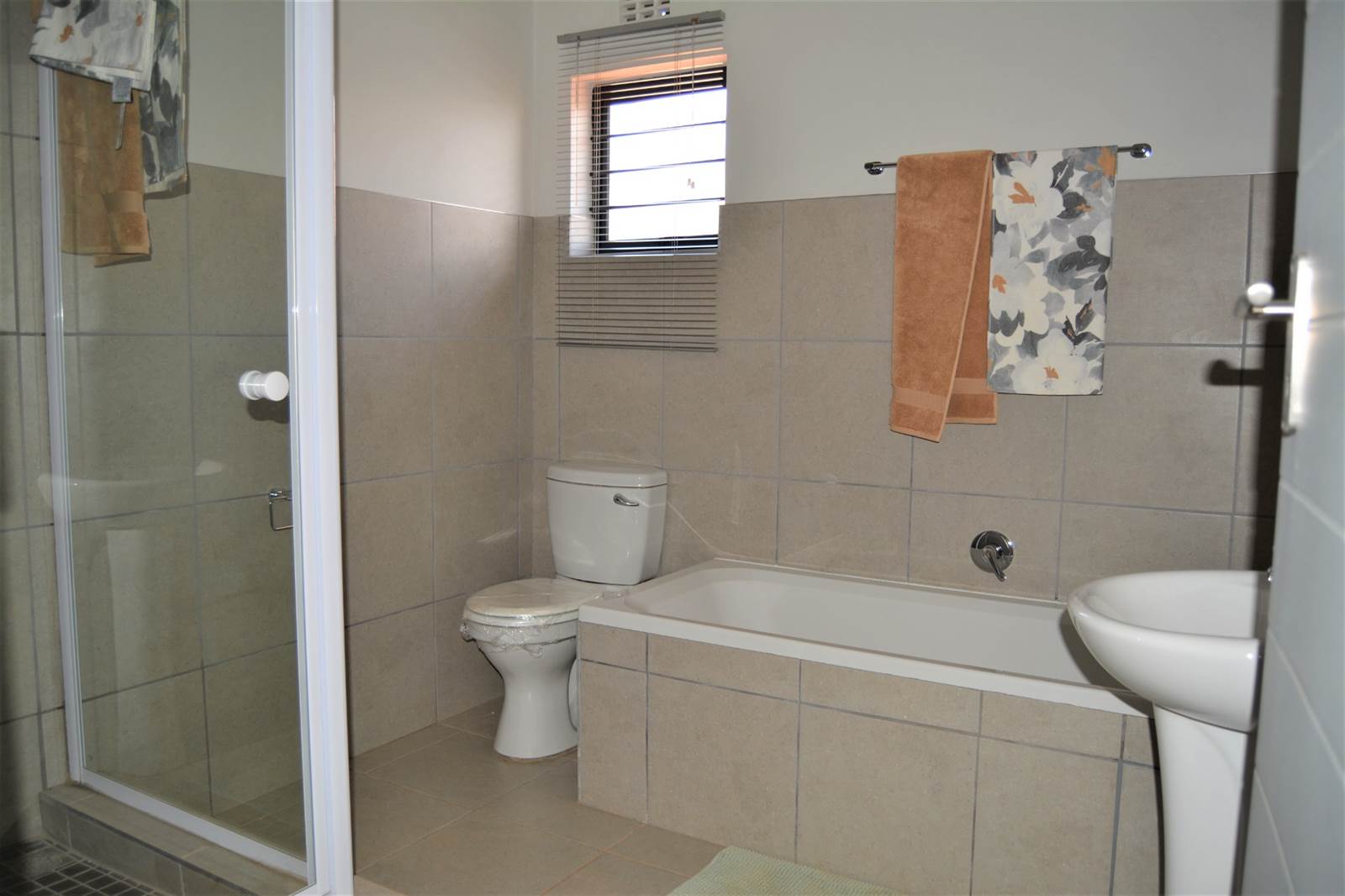 4 Bed House in Randfontein Central photo number 12