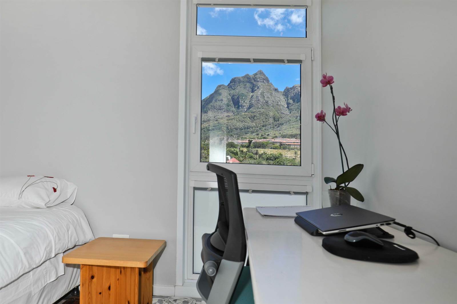3 Bed Penthouse in Rondebosch photo number 14