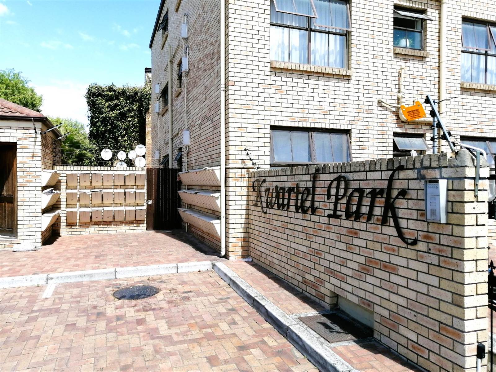 2 Bed Apartment in Brackenfell Central photo number 15