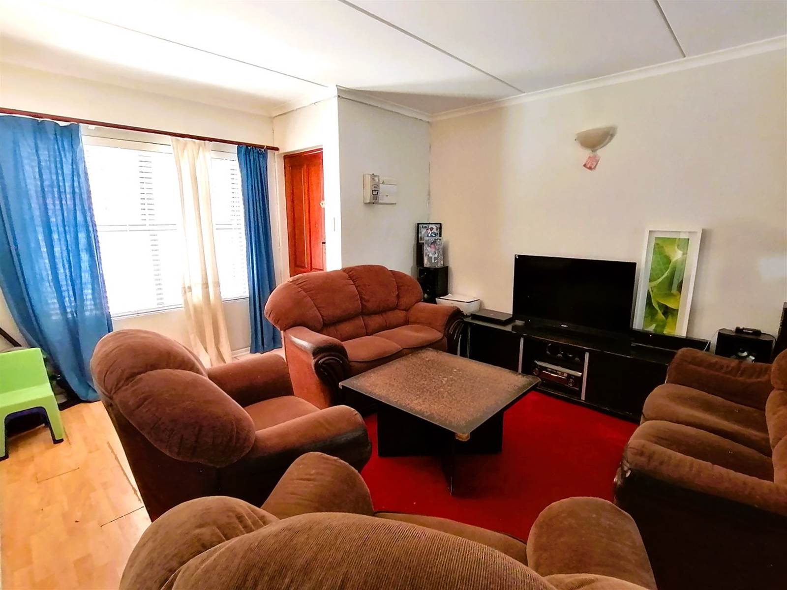 2 Bed Apartment in Brackenfell Central photo number 3