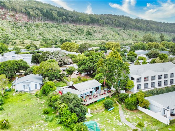 205  m² Commercial space